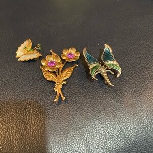 3 vntg pins: 1 Coro flowers; 1 butterfly w mop wings; 1 trembler butterfly.
